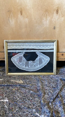 Lace Neck Frame